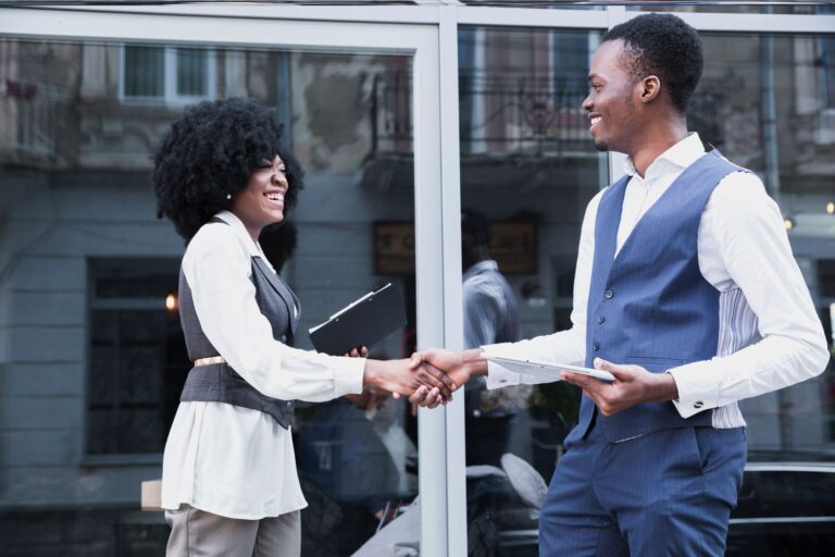 Read more about the article What Are the Best Ways To Negotiate And Close Sales In Nigeria